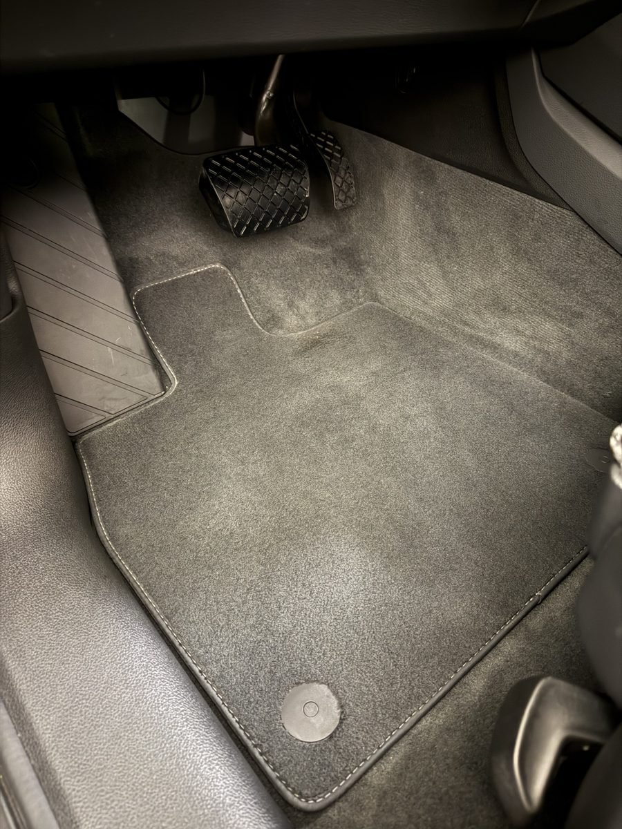 Moquette et tapis conducteur après nettoyage